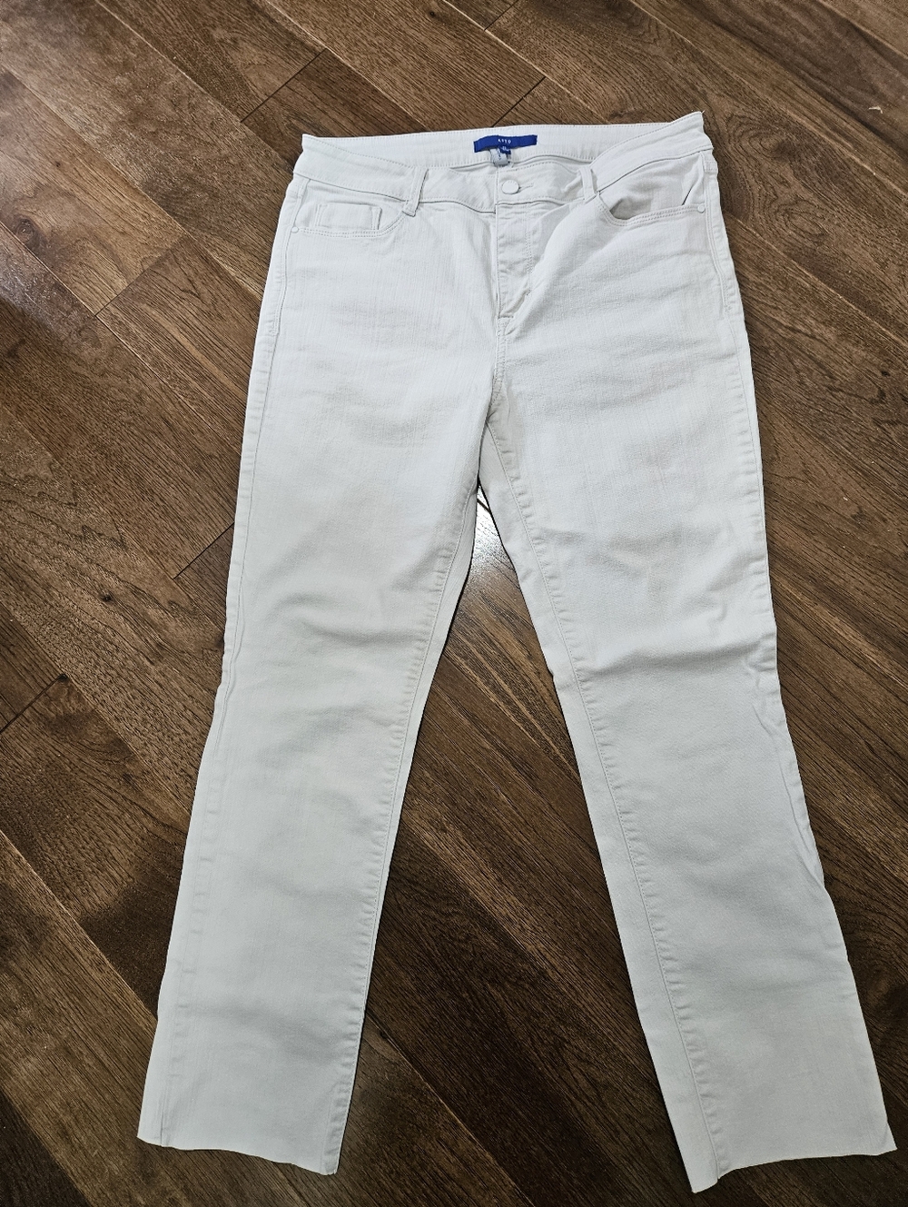 Apt 9 Women's Off  White Straight Leg Raw Hemmed Jeans Size Jeans Size 12